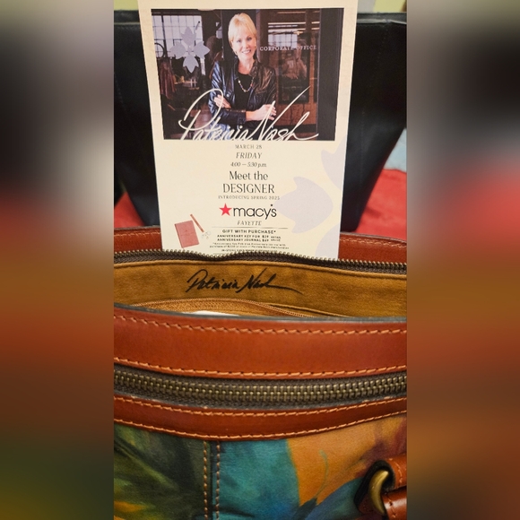 Patricia Nash - AUTOGRAPHED!!  Calvi Satchel EUC with Large Borse Coin Purse NWT - Picture 12 of 12